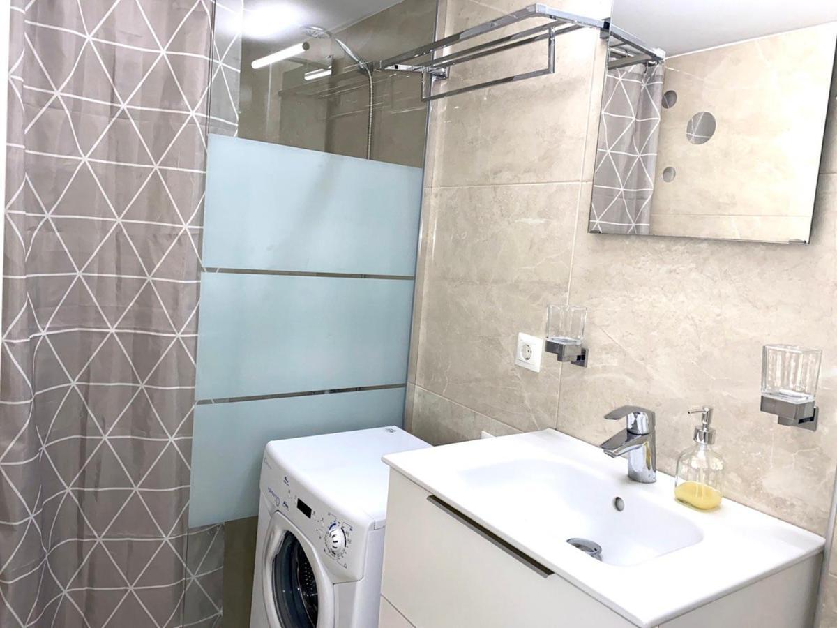 Dafni'S Home Is In 200M To Metro Ag Ioanis Athens Luaran gambar
