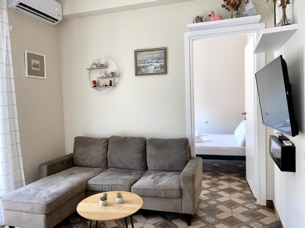 Dafni'S Home Is In 200M To Metro Ag Ioanis Athens Luaran gambar